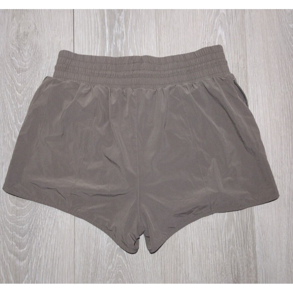 All In Motion - Size Med. Shorts - comfort and stretch - lightweight - Picture 6 of 6